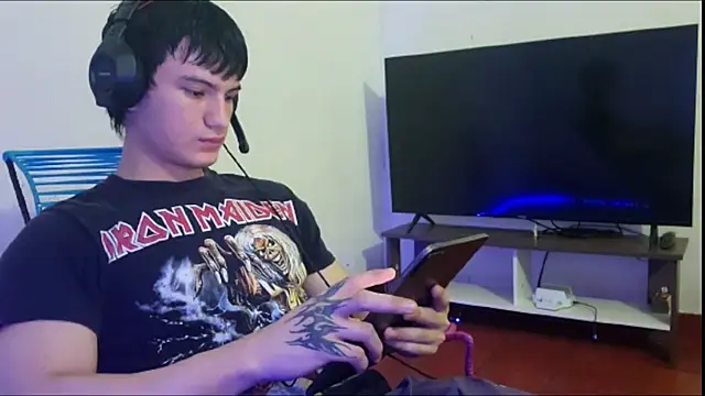 ErickWalton online show from November 23, 2025, 6:57 am