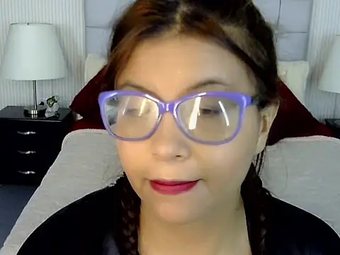 Amber Rouge  online show from October 1, 2025, 12:33 pm