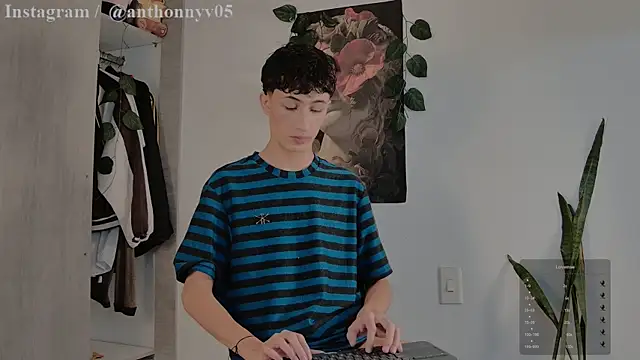 anthonny 05 online show from September 21, 2025, 11:45 am