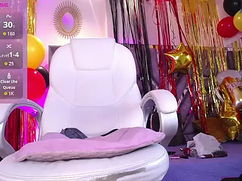 Eva Walker  online show from September 24, 2025, 6:11 pm