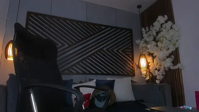 B Wild online show from October 28, 2025, 4:05 am