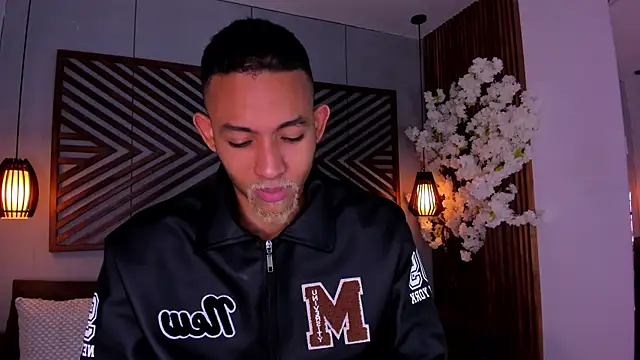 B Wild online show from November 11, 2025, 3:39 am