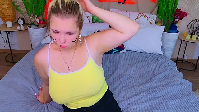 Snapshot of EmillyRogers chatting on October 26, 2025, 7:58 am EmillyRogers online show from October 26, 2025, 7:58 am