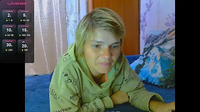 Snapshot of SaraSnow_ chatting on September 11, 2025, 7:47 pm SaraSnow online show from September 11, 2025, 7:47 pm