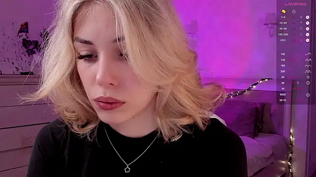 Leila Vanilla online show from February 13, 2026, 5:25 am