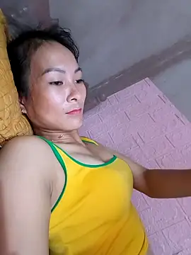 Snapshot of Yumyum_kiw chatting on September 24, 2025, 7:44 am Yumyum kiw online show from September 24, 2025, 7:44 am