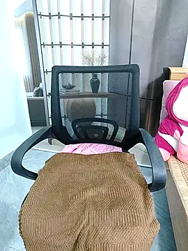 LadyMaiMai online show from October 1, 2025, 6:30 am