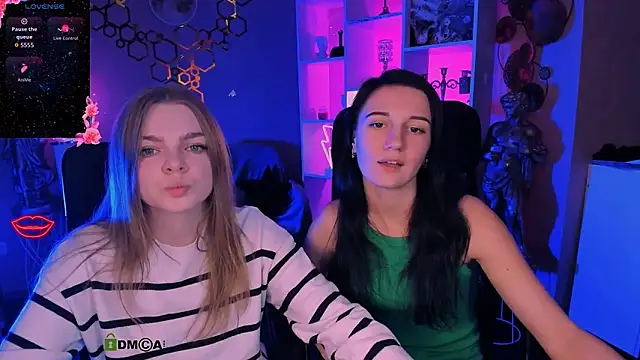 lia sunset online show from October 13, 2025, 7:25 pm