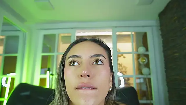 foxy zoe online show from March 13, 2026, 6:36 pm