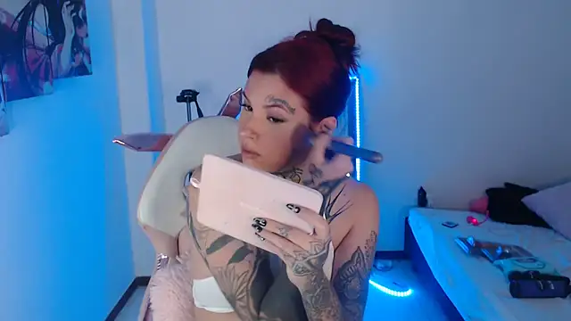 Maddy Vicius19 online show from November 12, 2025, 9:36 pm