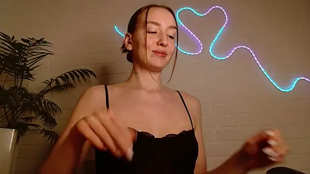 Snapshot of WhitePrincessLuna chatting on March 5, 2026, 3:52 pm WhitePrincessLuna online show from March 5, 2026, 3:52 pm