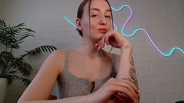 Snapshot of WhitePrincessLuna chatting on March 13, 2026, 2:34 pm WhitePrincessLuna online show from March 13, 2026, 2:34 pm