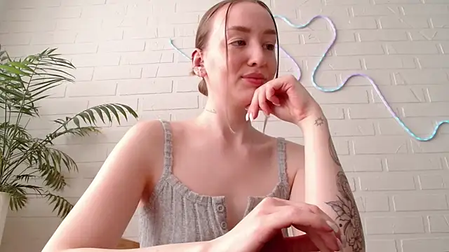 Snapshot of WhitePrincessLuna chatting on March 16, 2026, 1:04 pm WhitePrincessLuna online show from March 16, 2026, 1:04 pm
