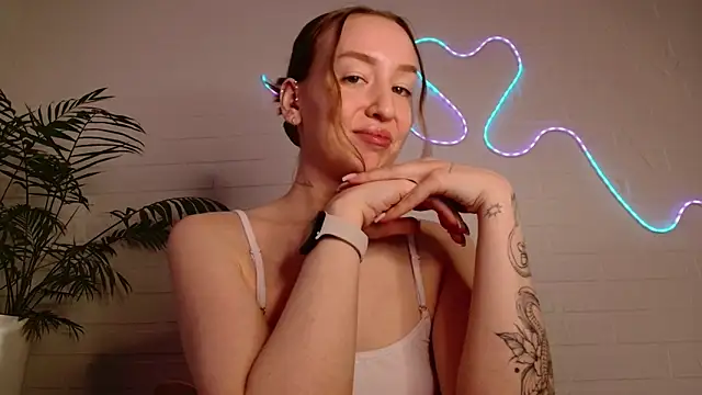 Snapshot of WhitePrincessLuna chatting on April 10, 2026, 2:11 pm WhitePrincessLuna online show from April 10, 2026, 2:11 pm