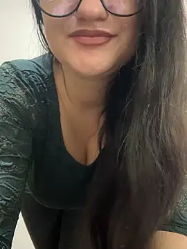 Molly-molly- online show from October 6, 2025, 7:28 am