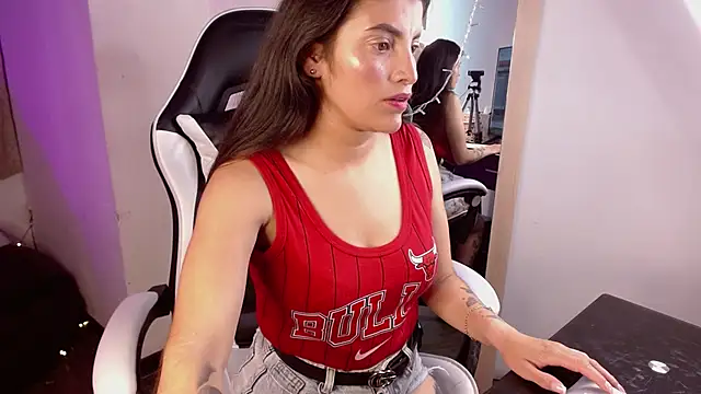 Mia ass online show from September 13, 2025, 7:24 pm