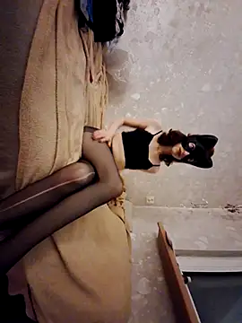 SecretIna online show from November 5, 2025, 8:53 pm