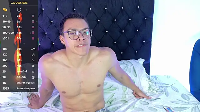 Snapshot of adriel_escalante chatting on July 14, 2026, 3:22 am adriel escalante online show from July 14, 2026, 3:22 am