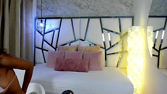 Snapshot of Susanna_Cute chatting on February 5, 2026, 1:27 pm Susanna Cute online show from February 5, 2026, 1:27 pm