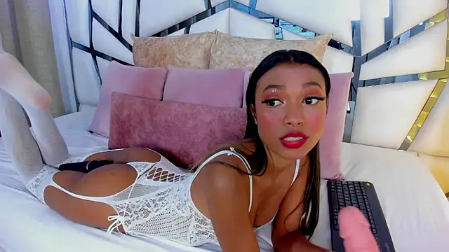 Snapshot of Susanna_Cute chatting on February 27, 2026, 4:40 pm Susanna Cute online show from February 27, 2026, 4:40 pm