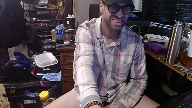 PeterHanglin online show from April 10, 2026, 5:17 pm