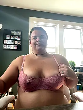 Snapshot of PlayWithBrittany chatting on September 14, 2025, 7:02 pm PlayWithBrittany online show from September 14, 2025, 7:02 pm