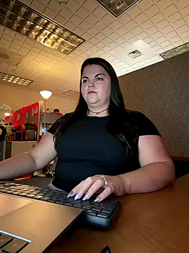 Snapshot of PlayWithBrittany chatting on October 22, 2025, 1:44 pm PlayWithBrittany online show from October 22, 2025, 1:44 pm