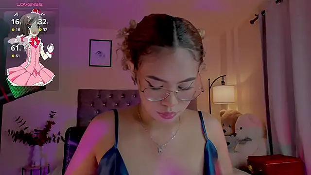 Snapshot of OxanaFedorova1- chatting on December 3, 2025, 9:24 pm OxanaFedorova1- online show from December 3, 2025, 9:24 pm