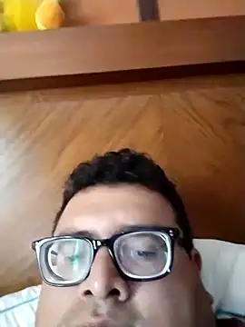 Snapshot of Santiagoqro85 chatting on September 14, 2025, 3:55 pm Santiagoqro85 online show from September 14, 2025, 3:55 pm