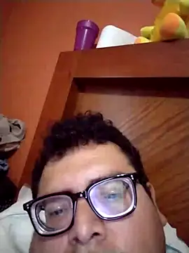 Snapshot of Santiagoqro85 chatting on October 12, 2025, 1:32 pm Santiagoqro85 online show from October 12, 2025, 1:32 pm