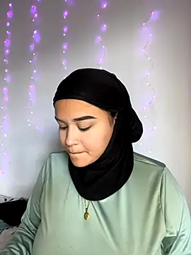 Snapshot of rhizanthella_ chatting on September 25, 2025, 7:28 pm rhizanthella online show from September 25, 2025, 7:28 pm