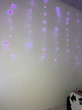 Snapshot of rhizanthella_ chatting on October 27, 2025, 7:29 pm rhizanthella online show from October 27, 2025, 7:29 pm