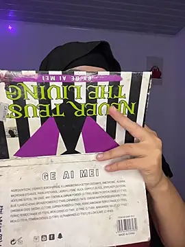 Snapshot of rhizanthella_ chatting on October 30, 2025, 11:16 pm rhizanthella online show from October 30, 2025, 11:16 pm