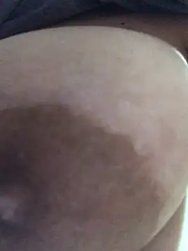 Snapshot of luzmelzinha chatting on March 28, 2026, 12:54 am luzmelzinha online show from March 28, 2026, 12:54 am