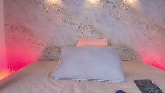 abbyrouss  online show from November 7, 2025, 3:06 am