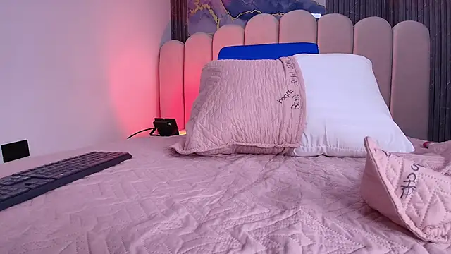 abbyrouss  online show from December 2, 2025, 3:12 am