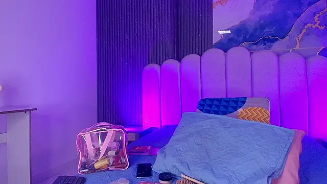 abbyrouss  online show from February 5, 2026, 3:11 am