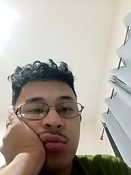 itsyour Asianboy15 online show from April 15, 2026, 12:23 pm