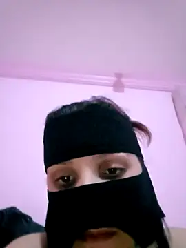 ayamohamedAbozeed online show from October 12, 2025, 2:05 pm