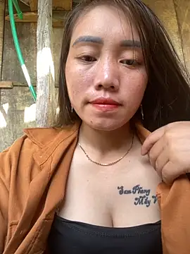 Snapshot of chipp-bong chatting on October 17, 2025, 12:25 am chipp-bong online show from October 17, 2025, 12:25 am