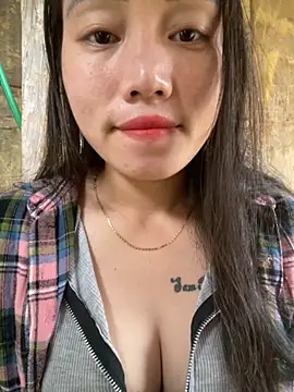 Snapshot of chipp-bong chatting on October 22, 2025, 12:22 am chipp-bong online show from October 22, 2025, 12:22 am