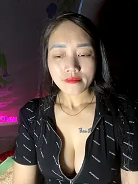 Snapshot of chipp-bong chatting on November 12, 2025, 1:50 am chipp-bong online show from November 12, 2025, 1:50 am