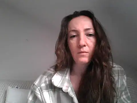Valessya online show from May 6, 2026, 3:50 pm