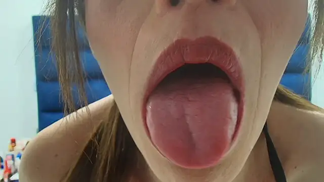 Snapshot of Angell_cooper chatting on February 15, 2026, 1:20 pm Angell cooper online show from February 15, 2026, 1:20 pm