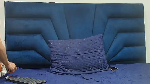 Snapshot of Angell_cooper chatting on February 25, 2026, 1:43 pm Angell cooper online show from February 25, 2026, 1:43 pm