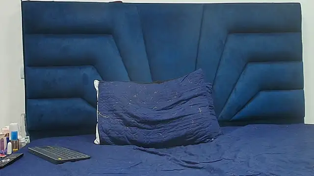 Snapshot of Angell_cooper chatting on March 3, 2026, 2:12 pm Angell cooper online show from March 3, 2026, 2:12 pm