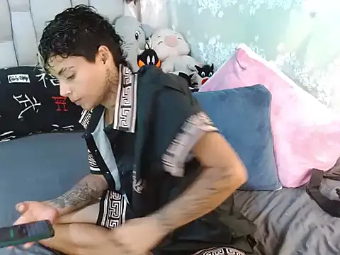 Snapshot of Dorland777 chatting on November 13, 2025, 2:54 am Dorland777 online show from November 13, 2025, 2:54 am