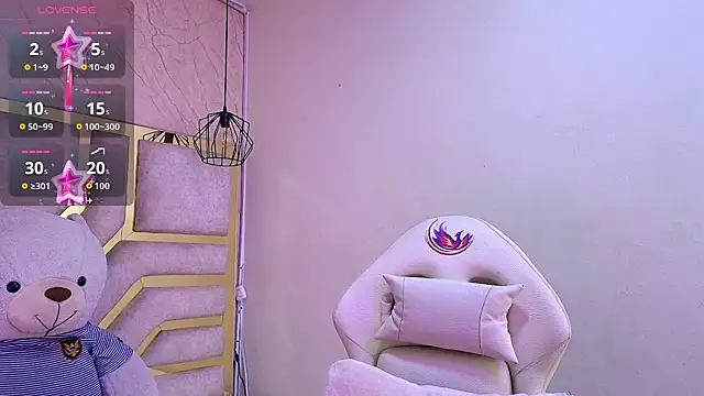 Snapshot of april_bennett chatting on September 25, 2025, 12:20 pm april bennett online show from September 25, 2025, 12:20 pm