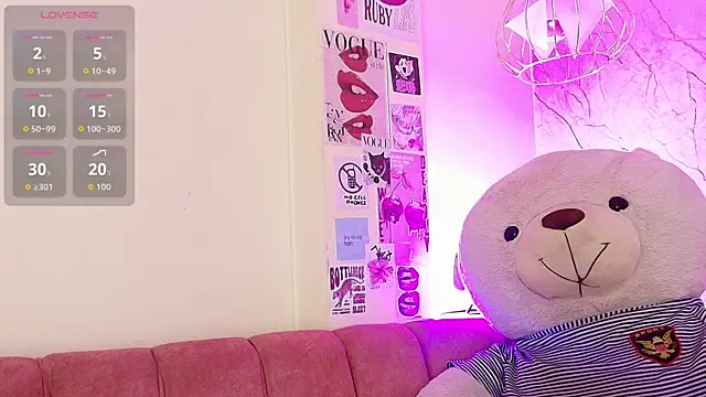 Snapshot of april_bennett chatting on October 2, 2025, 12:01 pm april bennett online show from October 2, 2025, 12:01 pm