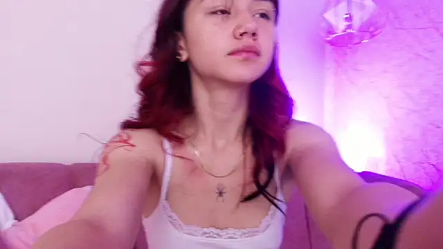 Snapshot of april_bennett chatting on October 21, 2025, 12:17 pm april bennett online show from October 21, 2025, 12:17 pm